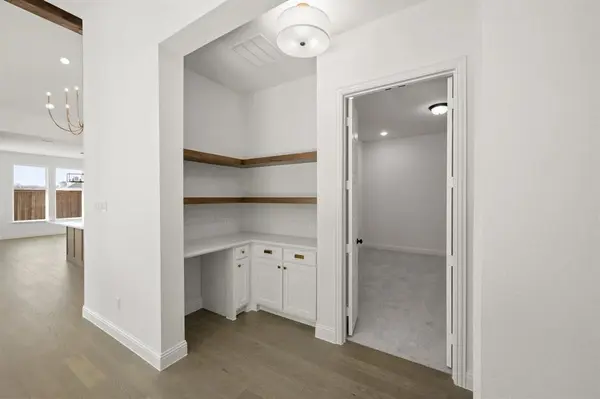 4728 Hawthorn Hills Lane, Arlington, TX 76005