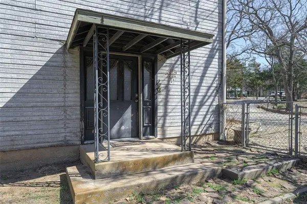 101 Frazier Oaks Road, Pottsboro, TX 75076