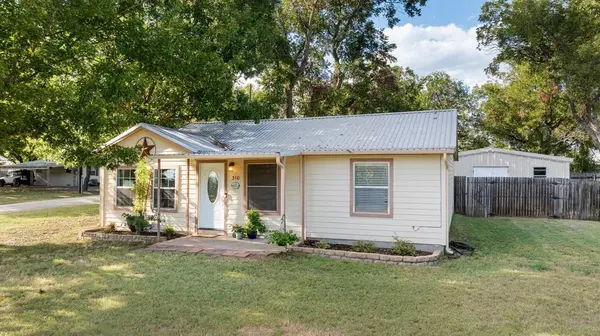 310 W 6th Street, Tolar, TX 76476