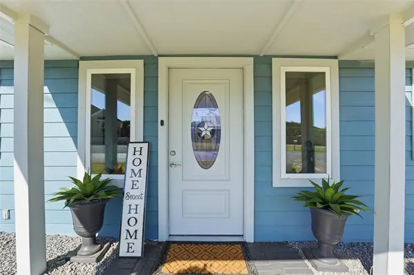 2808 Sky Harbour Drive, Granbury, TX 76049