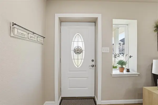 2808 Sky Harbour Drive, Granbury, TX 76049