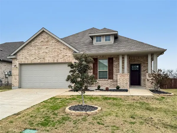 413 Vawter Drive, Van Alstyne, TX 75495