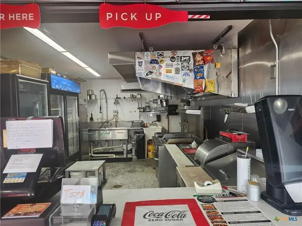 1004 S Key Avenue, Lampasas, TX 76550