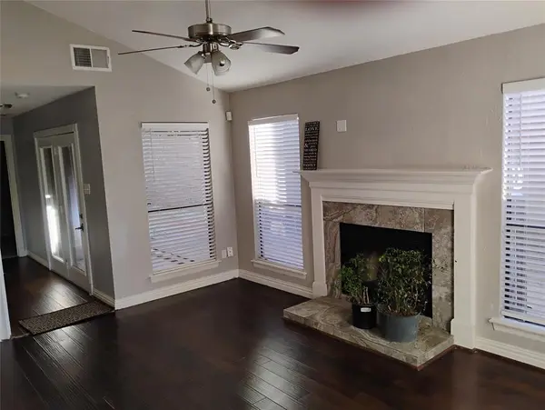 318 Teakwood Lane, Lewisville, TX 75067