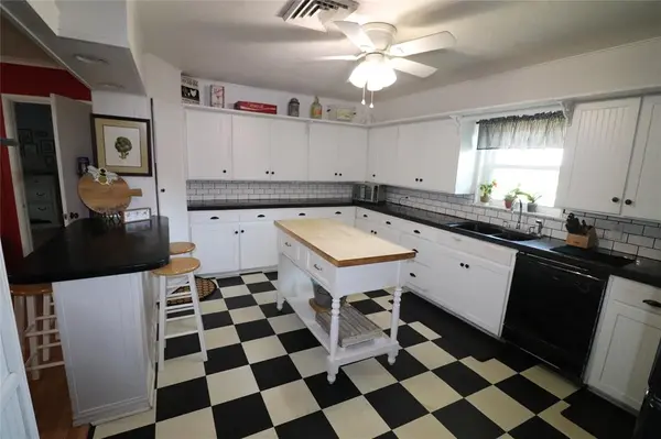 220 US Highway 380 W, Jacksboro, TX 76458