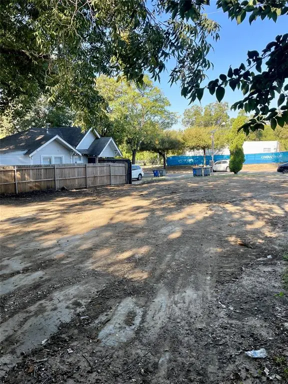 2210 Lucas Drive, Dallas, TX 75219