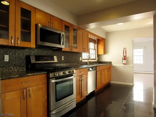 132 Oak St, Rahway City, NJ 07065