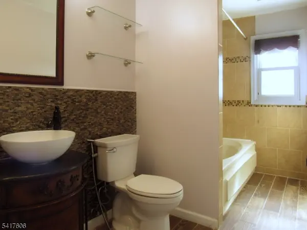 132 Oak St, Rahway City, NJ 07065