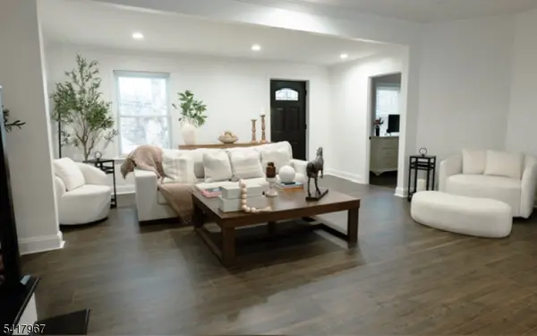 290 Elm Ave, Bogota Boro, NJ 07603