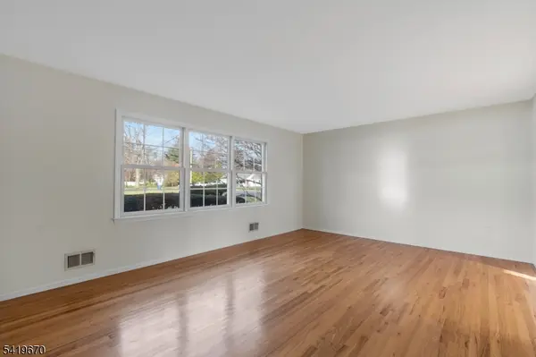 128 Hazelwood Ave, Middlesex Boro, NJ 08846