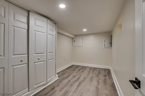 602 Avenue E, Bayonne City, NJ 07002