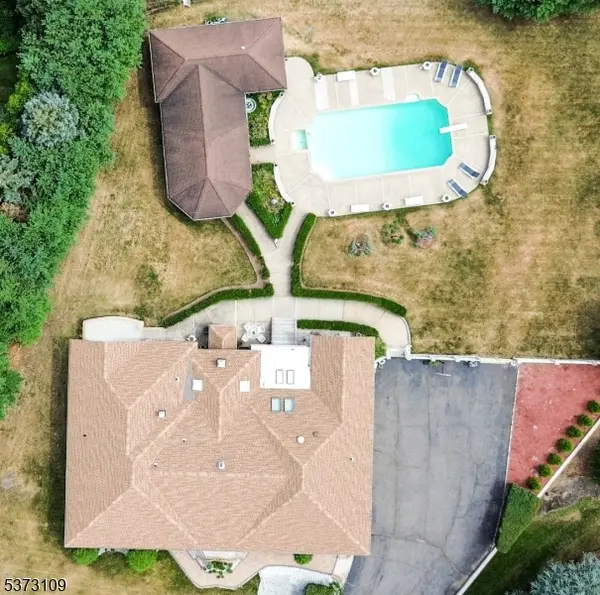 8 Lookout Point Trail, Totowa Boro, NJ 07512