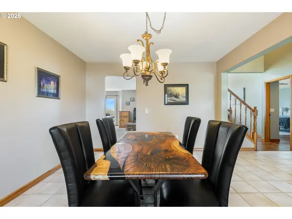 660 18TH AVE, Coos Bay, OR 97420