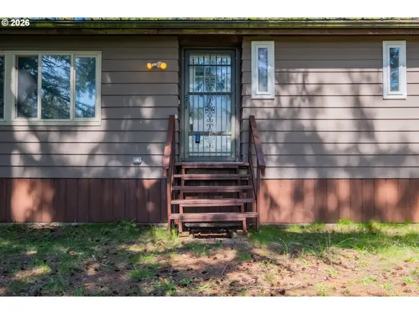 32797 DAN CUPP RD, St Helens, OR 97051