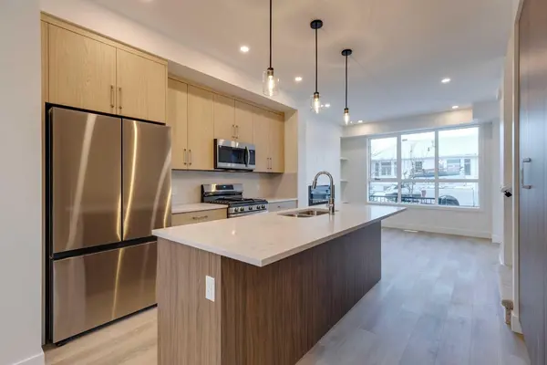 741 21 AVE NW, Calgary, AB T2M1K2