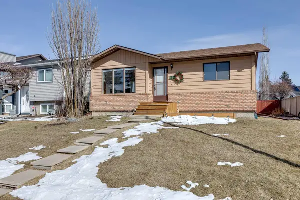 21 Mountain CIR SE, Airdrie, AB T4A 1X8