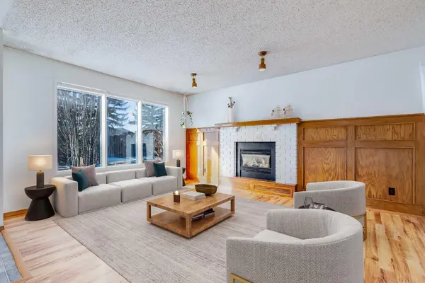 21 Mountain CIR SE, Airdrie, AB T4A 1X8