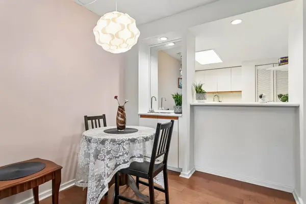 15 Maitland PL #204, Toronto C08, ON M4Y 2X3