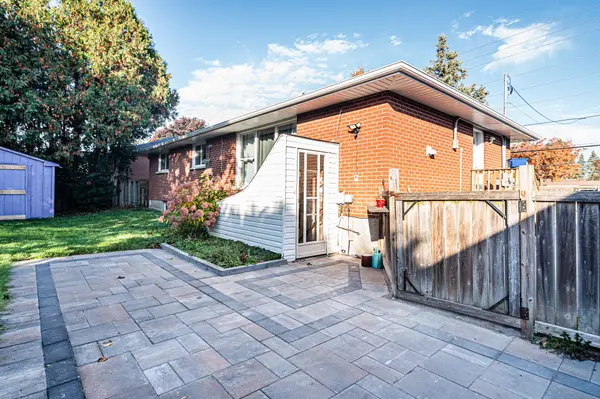 185 Rossland RD E #Bsmt, Oshawa, ON L1G 2W7