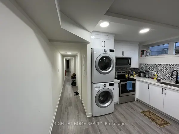 1258 Broadview AVE #1, Toronto E03, ON M4K 2T4