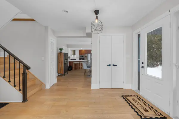 943 Barry AVE, Innisfil, ON L0L 1W0