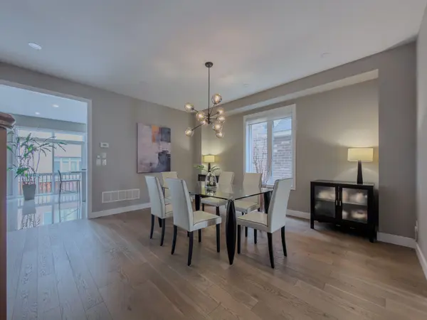 77 Leaden Hall DR, East Gwillimbury, ON L9N 0R5