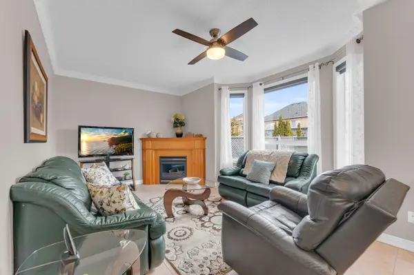 9 Oland DR, Vaughan, ON L4H 2H3