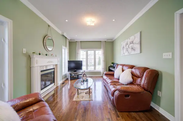 115 Westolivia TRL, Vaughan, ON L4J 0C2