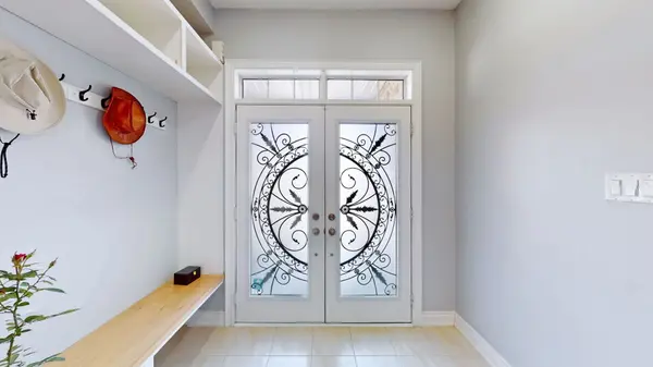 72 Mohandas DR, Markham, ON L3S 0E4