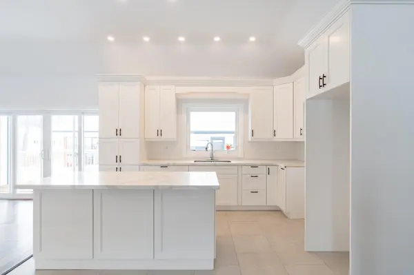 50 Breithaupt CRES, Tiny, ON L9M 0B2