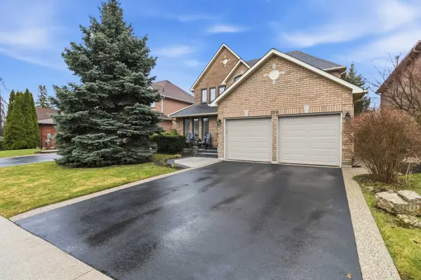 2208 Brays LN, Oakville, ON L6M 3J7