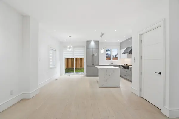 10A Benson AVE, Mississauga, ON L5H 2P2