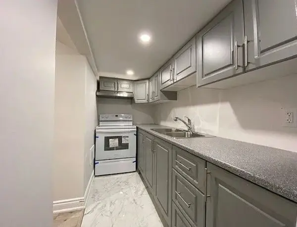 188 Holmes CRES #Basement Apt., Milton, ON L9T 0V9