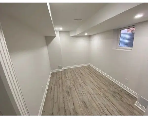 188 Holmes CRES #Basement Apt., Milton, ON L9T 0V9