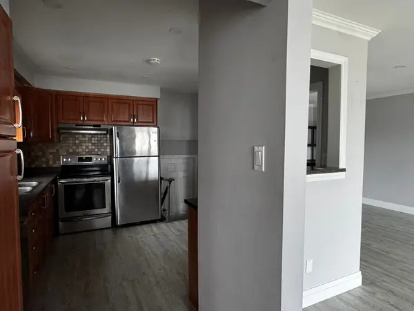 49 Doncaster DR #Upper, Brampton, ON L6T 1S8