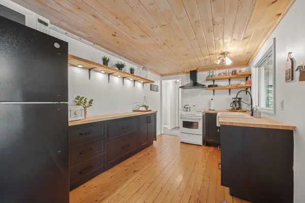 2335 Lakeside RD, Douro-dummer, ON K0L 2H0