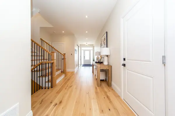 100 Watershore DR #6, Hamilton, ON L8E 0L4