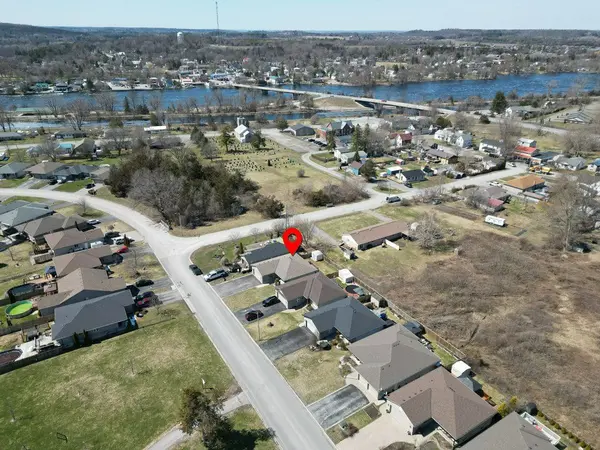 24 Stonegate CRES, Quinte West, ON K0K 2C0