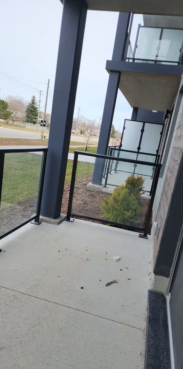 181 Elmira RD S #114, Guelph, ON N1K 0E4