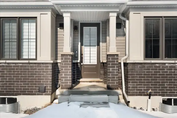 38 Kingbird Common, Cambridge, ON N1T 0H3