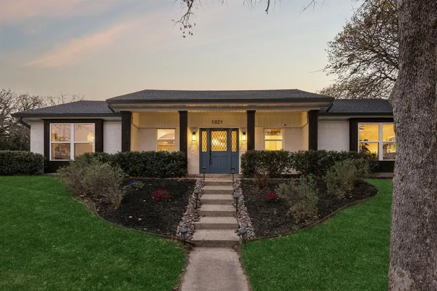 1021 Oakwood Drive, Keller, TX 76248