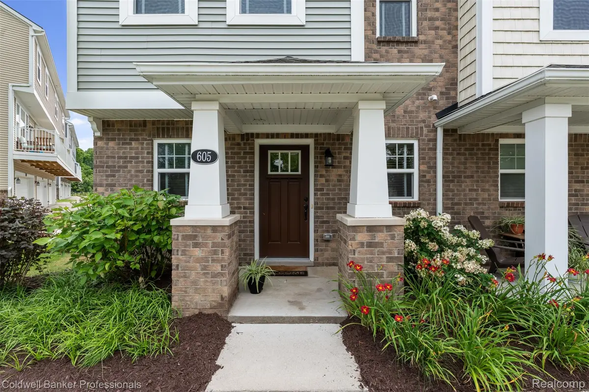 605 Jenny WAY #12, Brighton, MI 48116