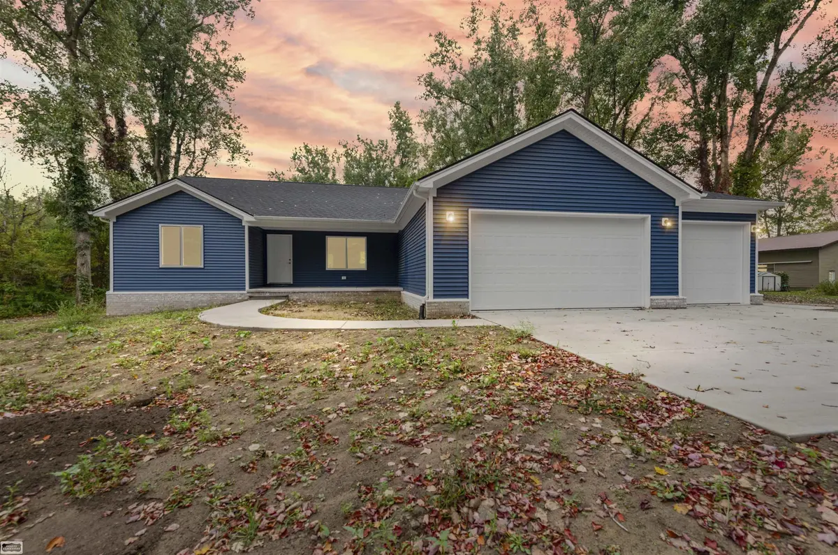 3363 Carrigan RD, Fort Gratiot Twp, MI 48059