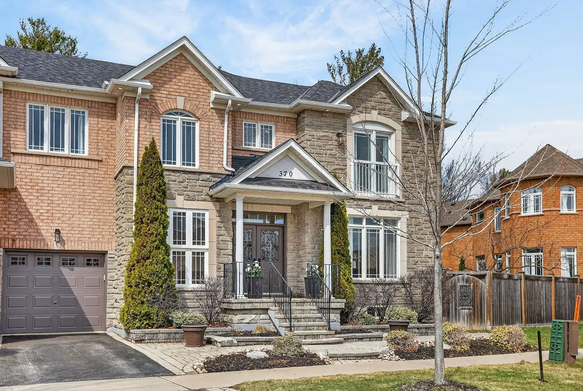 370 Strouds LN, Pickering, ON L1V 7J2