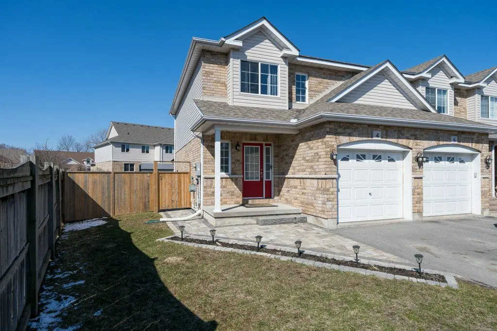 4 Ava CT, Belleville, ON K8P 0B2