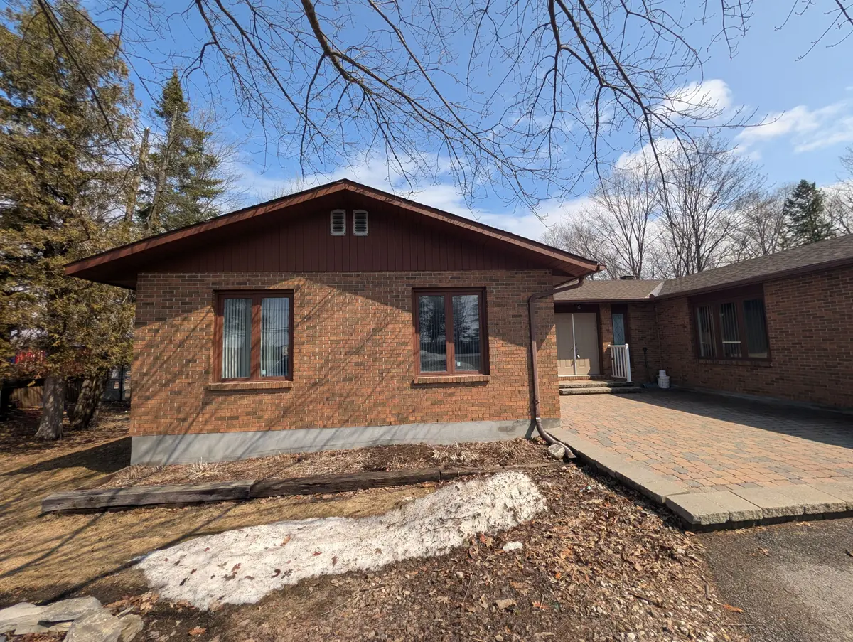 1083 Carp RD #Unit A, Stittsville - Munster - Richmond, ON K2S 1B9