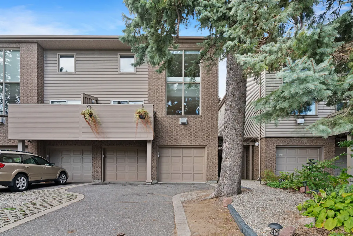 243 Sunnyside AVE #A, Glebe - Ottawa East And Area, ON K1S 0R4