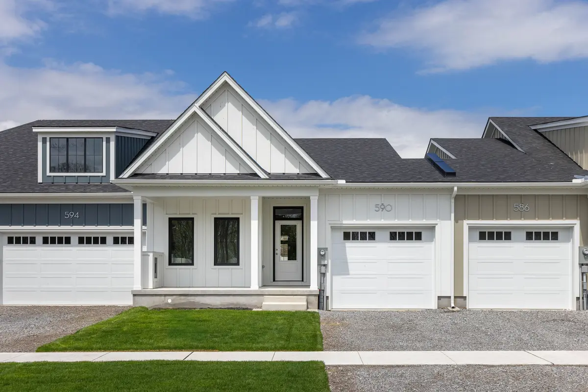 586 Seneca DR #70 C, Fort Erie, ON L2A 1C2