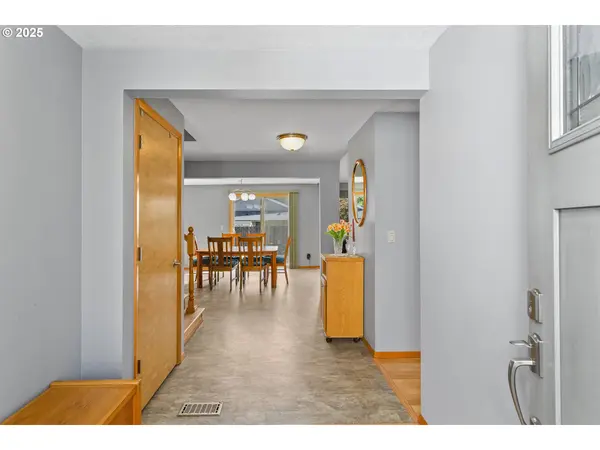 9630 SW ROBBINS DR, Beaverton, OR 97008