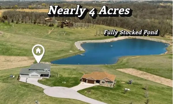 9174 207th Ave, Anamosa, IA 52205